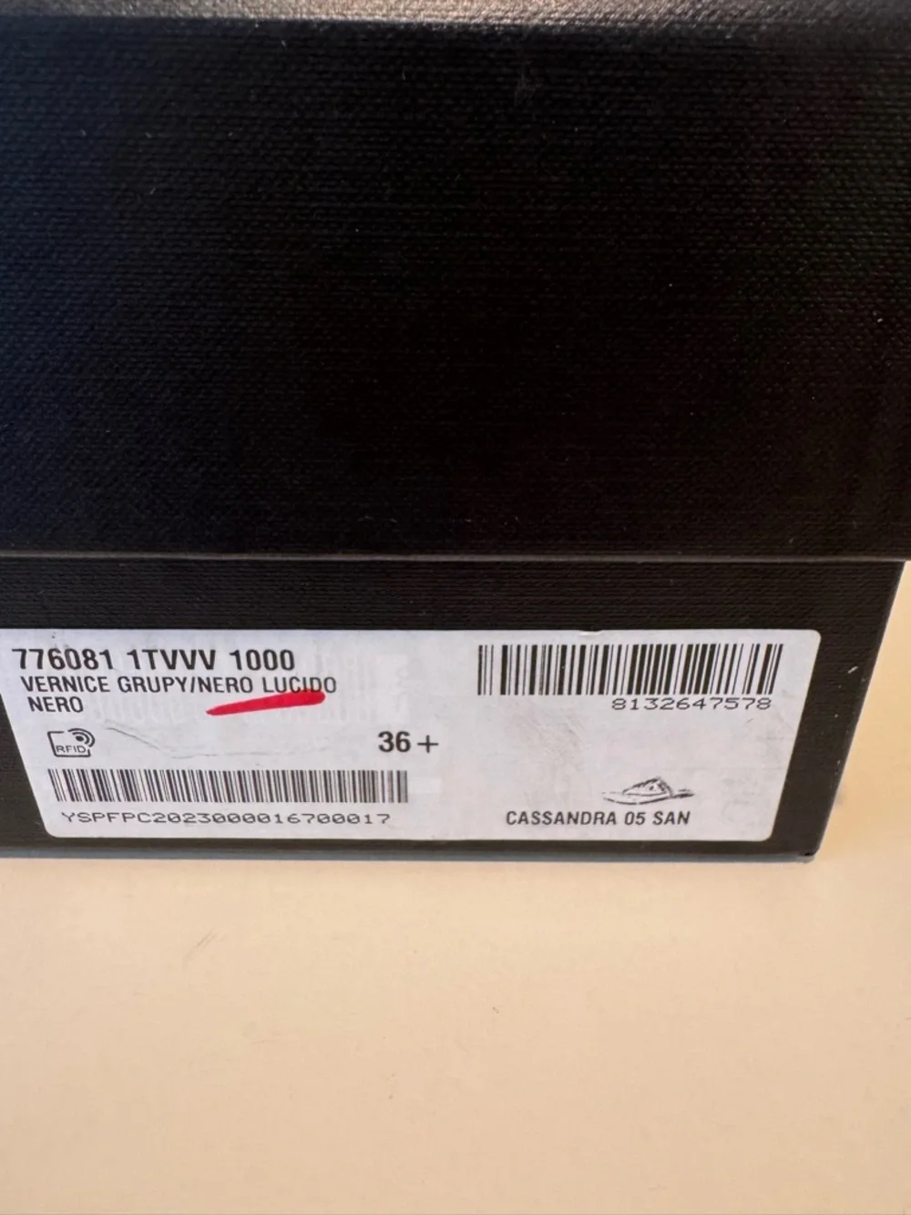 Saint Laurent Black Patent Leather Logo T-Strap Sandals - Picture 8 of 9